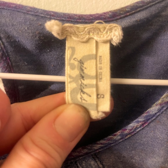 Gimmicks Top - Picture 7 of 7